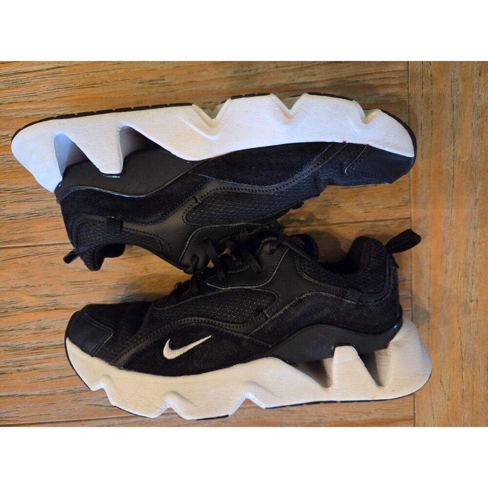Nike Women's RYZ 365 2 color: Black/White, CU4874-001, Size 9